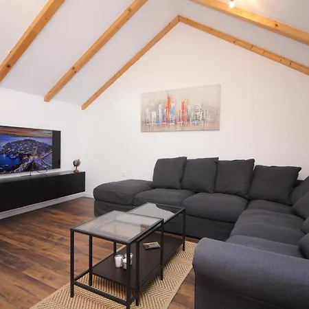 Ghetto Apartment Primosten